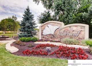 19017 Hamilton St, Omaha, NE 68022-4400