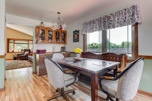 655 Fay Ave, Elmhurst IL 60126-2149 exterior