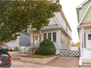 2871 Dudley Ave, Bronx NY  10461-5602 exterior