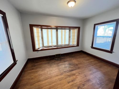 3153 33rd St, Milwaukee WI  53215-4272 exterior