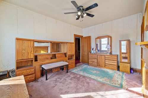 1828 Middle St, Pittsburgh PA 15215-2719 exterior