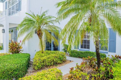 823 Tanbark Dr, Naples, FL 34108-8560