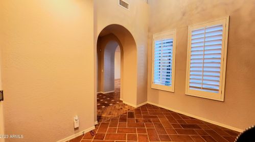 3931 Crst Ln, Phoenix AZ 85027-1602 exterior