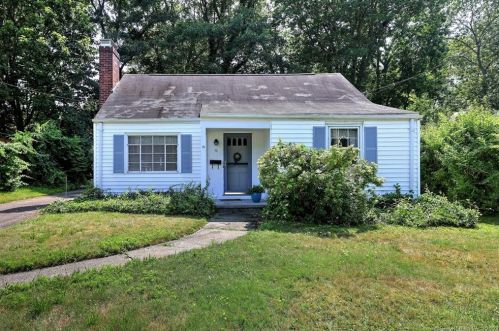 76 Holly St, Milford, CT 06460-5105