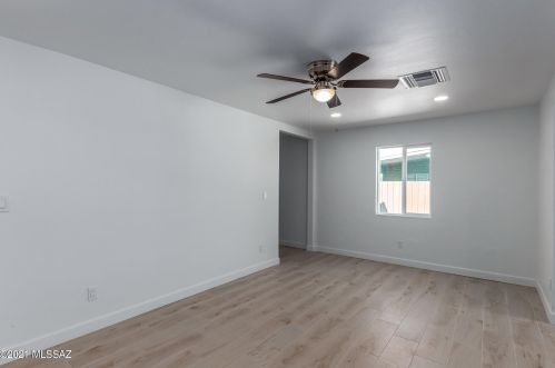 733 Louisiana St, Tucson AZ  85706-1239 exterior