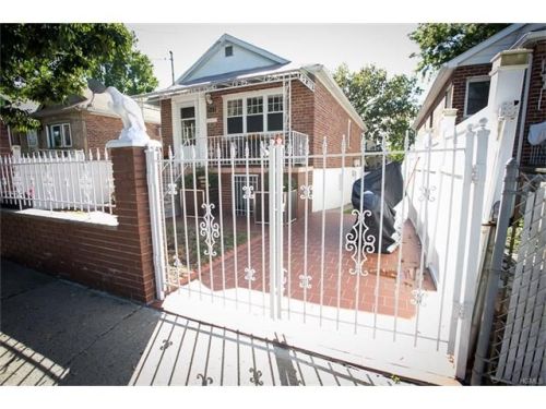 935 Swinton Ave, Bronx NY  10465-1919 exterior