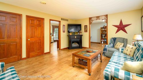 407 Stump Tavern Rd, Jackson Twp NJ 08527-3326 exterior