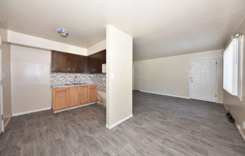 9335 Birch Ave, Milwaukee WI 53217-5359 exterior