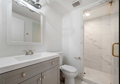 2048 Pratt Blvd, Chicago IL  60645-4981 exterior