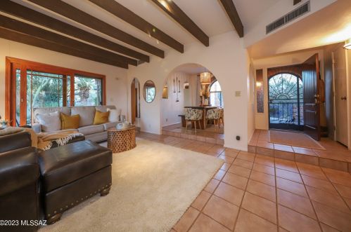 3865 Tanuri Dr, Tucson AZ 85750-1939 exterior