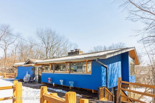 5504 Wonder Woods Dr, Bull Valley, IL 60097-9001