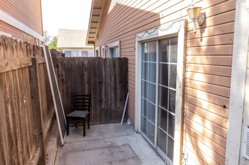 138 Valencia Dr, Fullerton CA 92833-3231 exterior