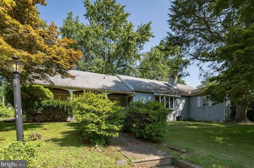 3420 Central Ave, Huntingdon Valley, PA 19006-4129