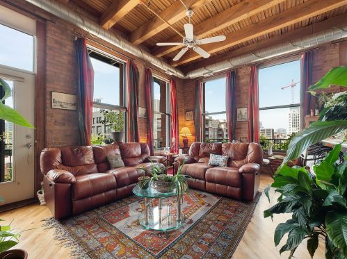 616 Fulton St, Chicago, IL 60661-1251