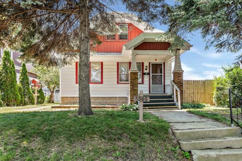 5565 32nd St, Milwaukee, WI 53209-4831