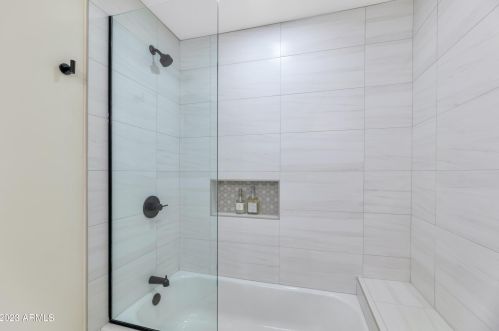 9052 29th St, Phoenix AZ  85028-5302 exterior