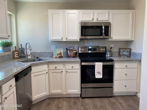 712 Benton Ave, Tucson AZ 85711-1118 exterior