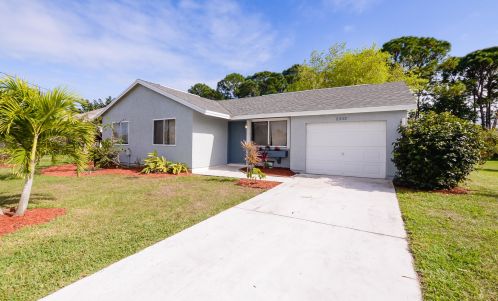 2332 Grand Dr, Fort Pierce, FL 34952-6530