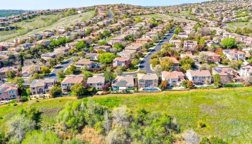 4054 Borders Dr, Folsom CA 95762-5415 exterior