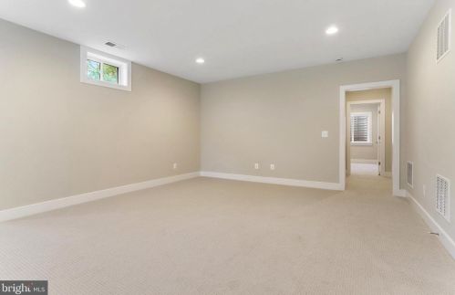 920 Darton Dr, Alexandria VA 22308-2021 exterior