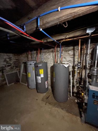 53 Plum St, Lancaster PA 17602-2324 exterior