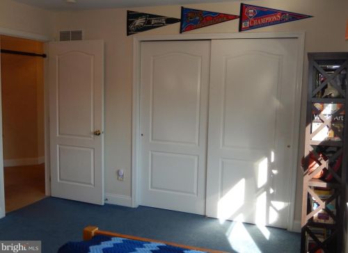 112 Parkview Cir, Media PA 19063-6317 exterior