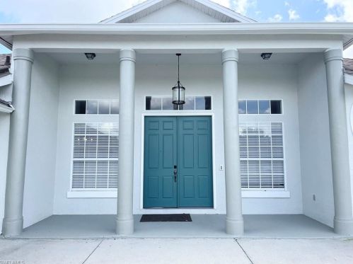 4230 20th St, Naples, FL 34120-2907