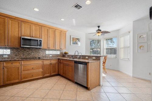 12039 Oakvista Dr, Boynton Beach FL 33437-6351 exterior