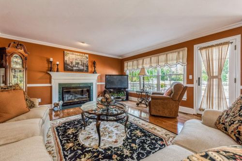 140 Hayrick Ln, Commack NY 11725-1232 exterior