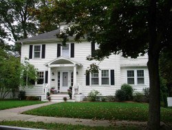 33 Larchmont Ave, Newton, MA 02468-2033