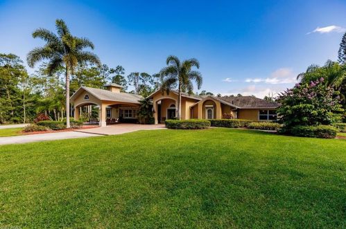 6911 Livingston Woods Ln, Naples, FL 34109-3837