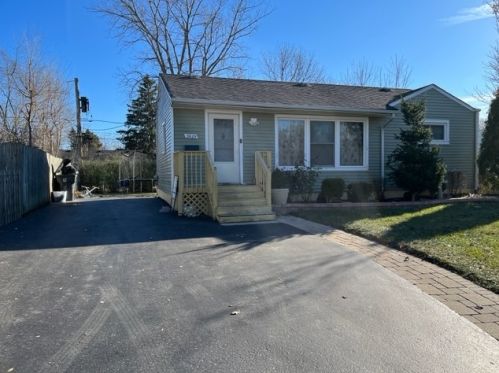 2625 Yeoman St, Waukegan, IL 60087-3020