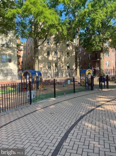 1106 Monroe St, Washington DC 20010-2014 exterior