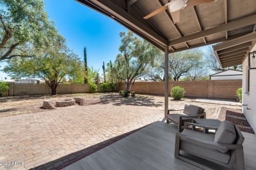 11617 37th Pl, Phoenix AZ  85028-2130 exterior