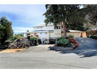 903 96th St, Seattle WA  98103-3208 exterior