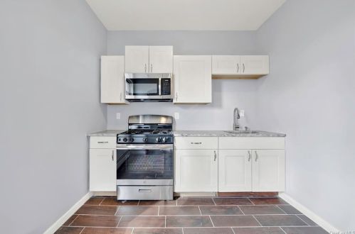 110 10th Ave, Mount Vernon NY 10550-4303 exterior