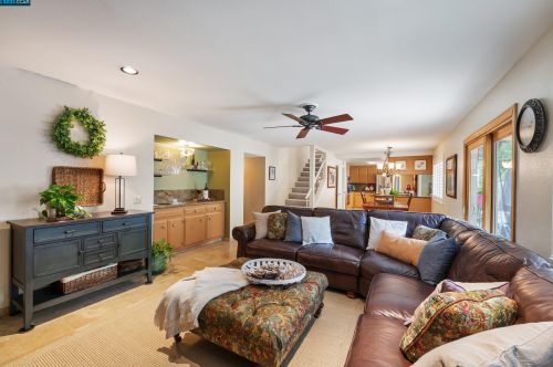 1170 Ridgemont Pl, Concord CA 94521-4831 exterior