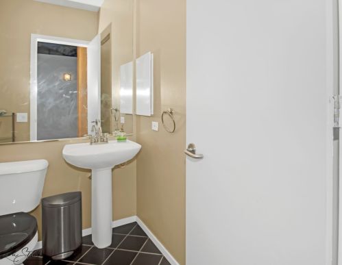 728 Jackson Blvd, Chicago IL 60661-5412 exterior