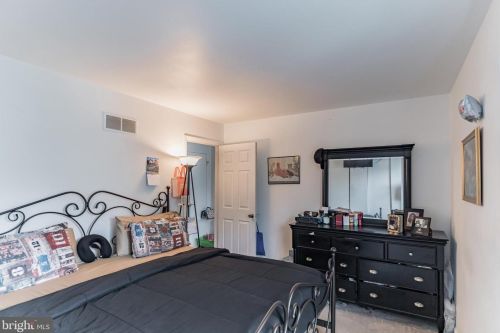 64 Liborio Ln, New Castle DE 19720-4651 exterior