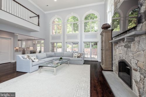 1941 Valleywood Rd, Mc Lean VA  22101-4931 exterior