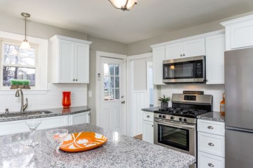 1635 Carew St, Springfield, MA 01104-1436