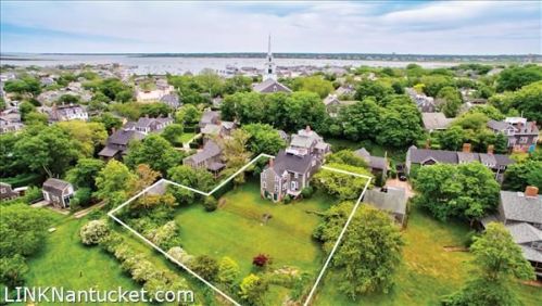 28 Lily St, Nantucket, MA 02554-3620