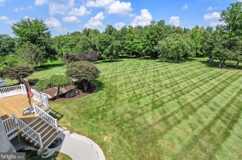 12705 Greenbriar Rd, Rockville MD 20854-6324 exterior