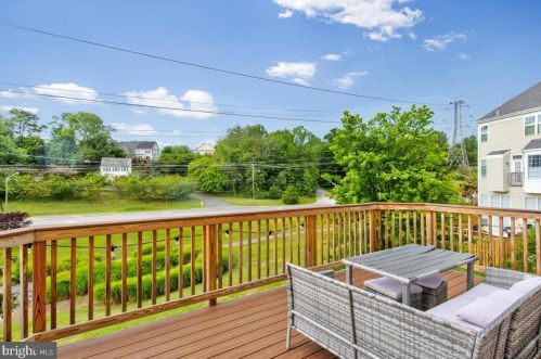 3405 Governors Crest Ct, Alexandria VA  22310-2337 exterior