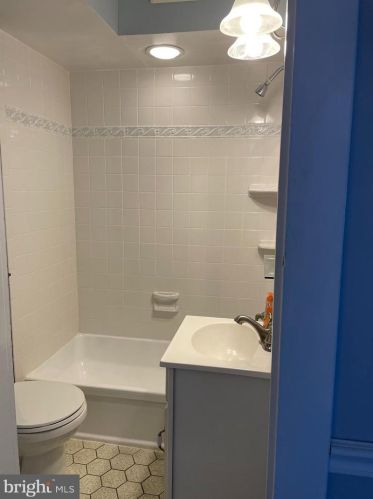 112 Potter St, Tavistock NJ 08033-1312 exterior