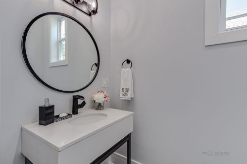 5307 Mcvicker Ave, Chicago IL 60630-1922 exterior