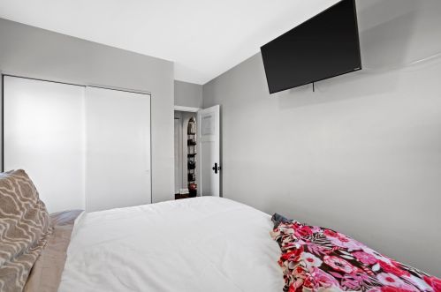 1937 95th St, Milwaukee WI  53227-1414 exterior