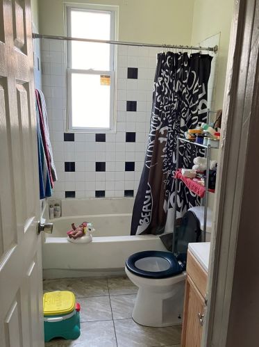 6759 Peoria St, Chicago IL 60621-1827 exterior