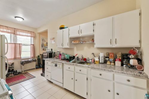 2207 3 St, Duluth MN 55805-1856 exterior