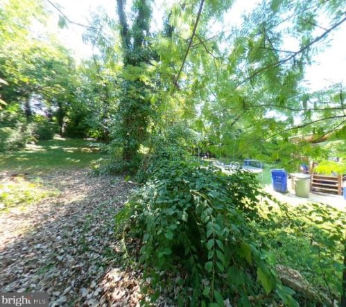 12021 Valleywood Dr, Silver Spring MD 20902-2236 exterior